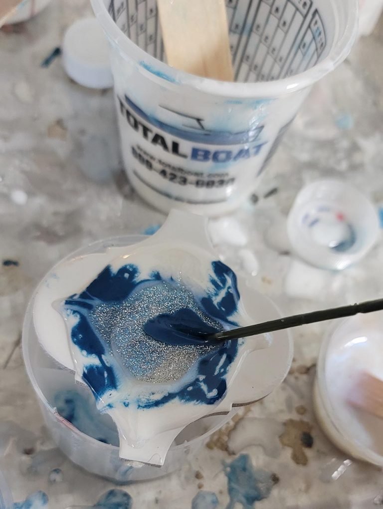 7 Easy Blue & White DIY Christmas and Holiday Decor Ideas - A loverly life