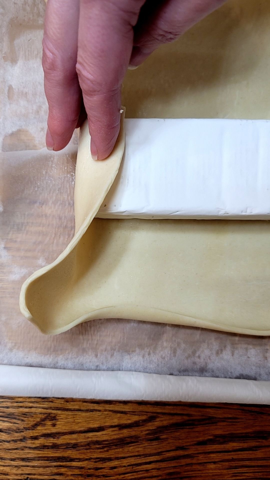 Brie Blocks Easy 15 minute baked brie recipe - A loverly life