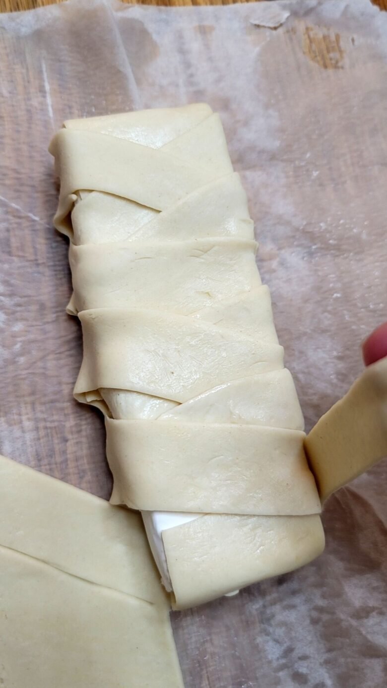 Brie Blocks Easy 15 minute baked brie recipe - A loverly life