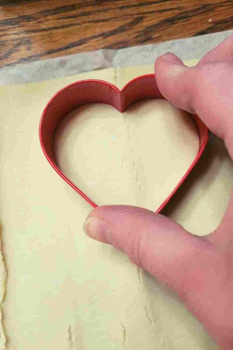 Strudel Cutter Easy recipe for apple strudel - A loverly life